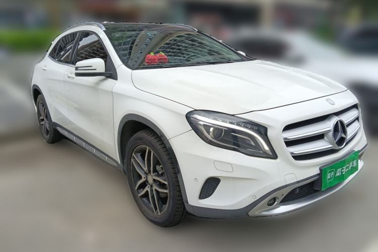 Used Mercedes-Benz GLA 2016 GLA 200 Fashion Model Front Right 45 Deg