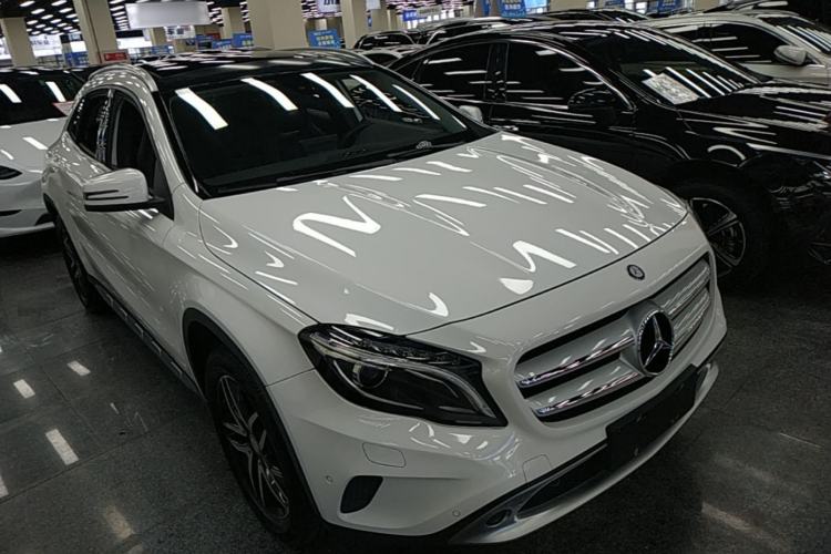Used Mercedes-Benz GLA 2016 GLA 220 4MATIC Fashion Edition Front Right 45 Deg