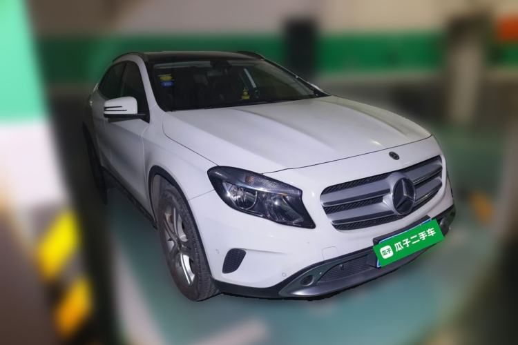 Used Mercedes-Benz GLA 2016 GLA 200 Sport Edition Front Right 45 Deg