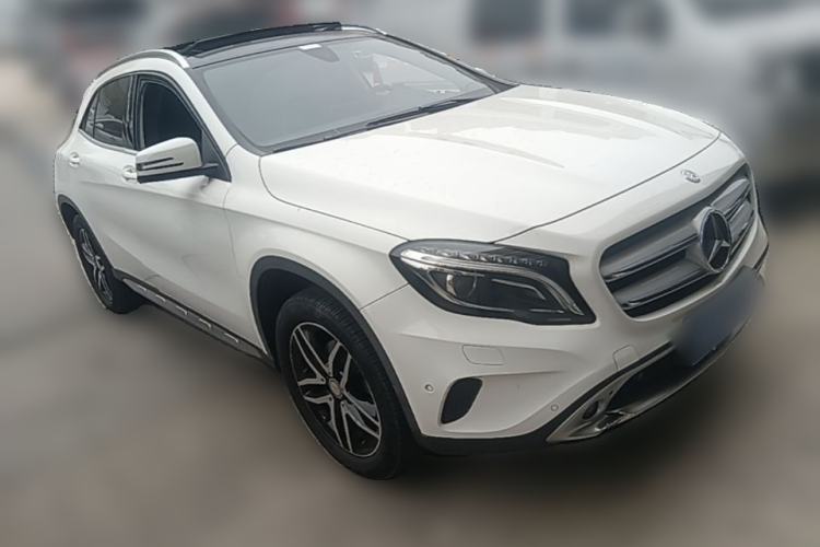 Used Mercedes-Benz GLA 2016 GLA 200 Fashion Model Front Right 45 Deg