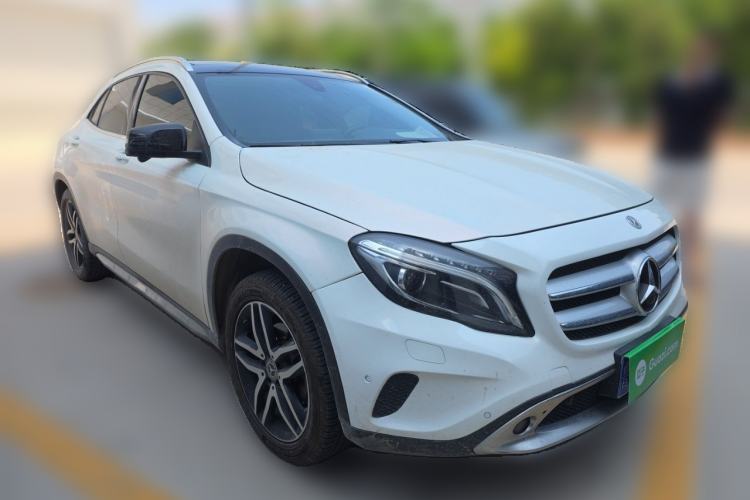 Used Mercedes-Benz GLA 2016 GLA 200 Fashion Model Front Right 45 Deg