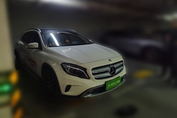Used Mercedes-Benz GLA 2016 GLA 200 Fashion Model Front Right 45 Deg