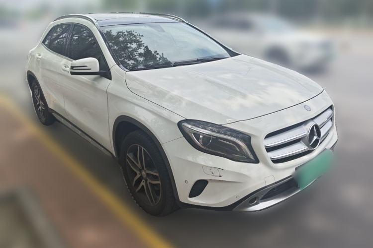 Used Mercedes-Benz GLA 2016 GLA 220 4MATIC Fashion Edition Front Right 45 Deg