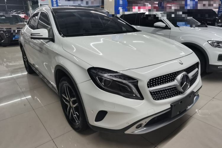 Used Mercedes-Benz GLA 2016 GLA 220 4MATIC Fashion Edition Front Right 45 Deg