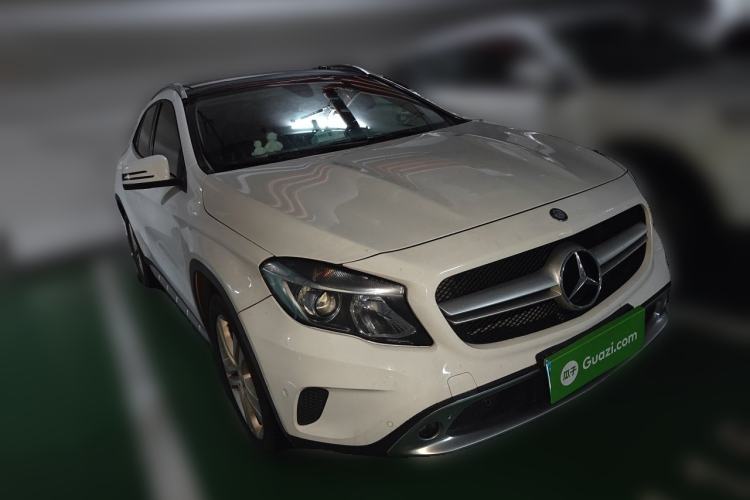 Used Mercedes-Benz GLA 2016 GLA 200 Sport Edition Front Right 45 Deg