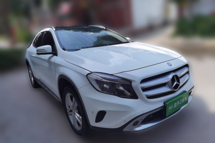 Used Mercedes-Benz GLA 2016 GLA 200 Sport Edition Front Right 45 Deg