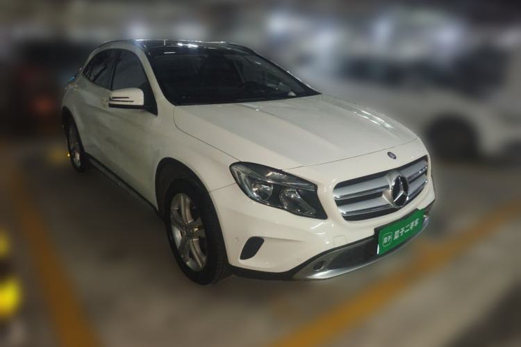 Used Mercedes-Benz GLA 2016 GLA 200 Sport Edition Front Right 45 Deg