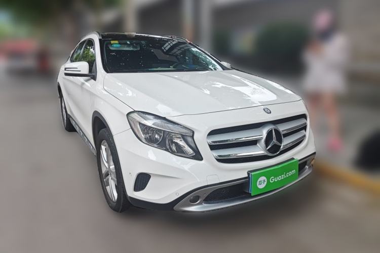 Used Mercedes-Benz GLA 2016 GLA 200 Sport Edition Front Right 45 Deg