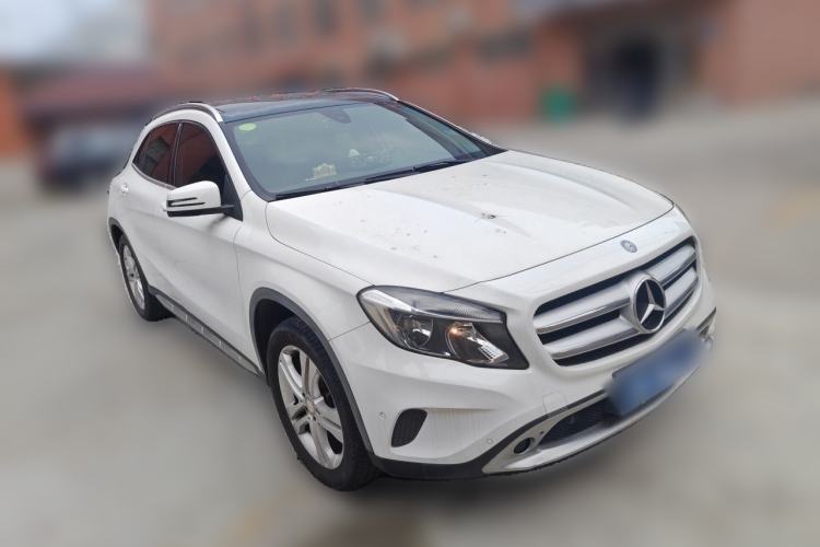 Used Mercedes-Benz GLA 2016 GLA 200 Sport Edition Front Right 45 Deg