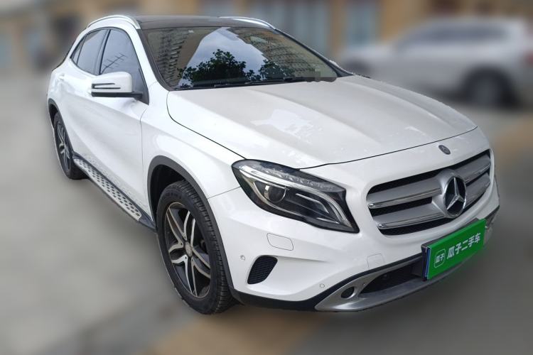 Used Mercedes-Benz GLA 2016 GLA 200 Fashion Model Front Right 45 Deg