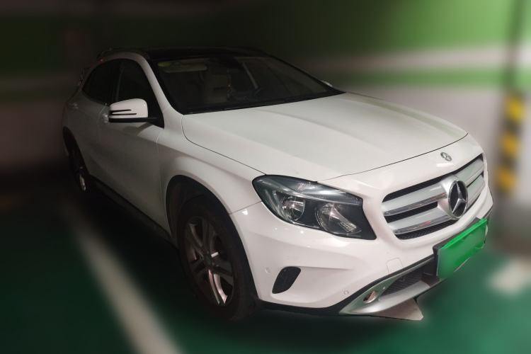 Used Mercedes-Benz GLA 2016 GLA 200 Sport Edition Front Right 45 Deg