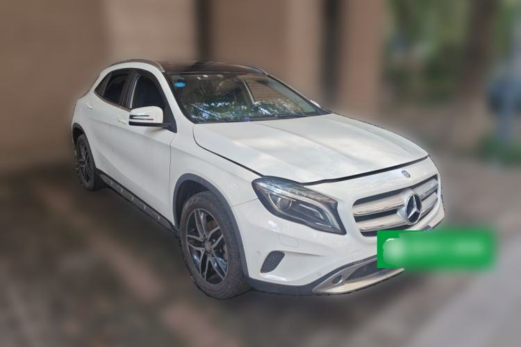 Used Mercedes-Benz GLA 2016 GLA 220 4MATIC Fashion Edition Front Right 45 Deg