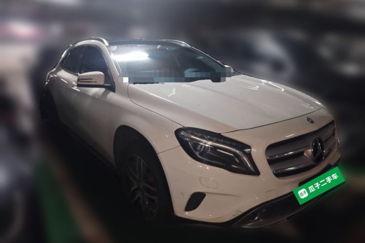 Used Mercedes-Benz GLA 2016 GLA 200 Fashion Model Front Right 45 Deg