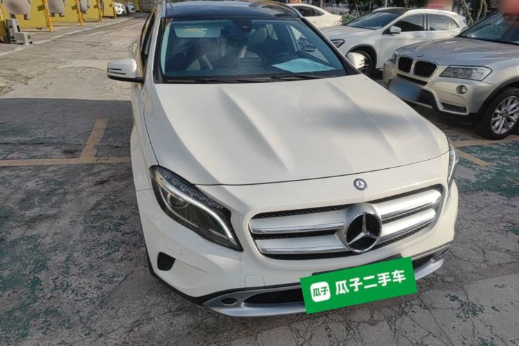 Used Mercedes-Benz GLA 2016 GLA 200 Fashion Model Front Right 45 Deg