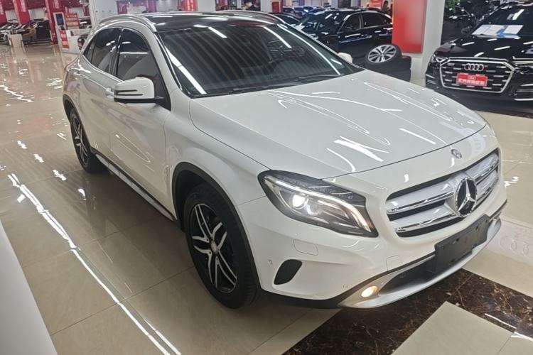 Used Mercedes-Benz GLA 2016 GLA 220 4MATIC Fashion Edition Front Right 45 Deg