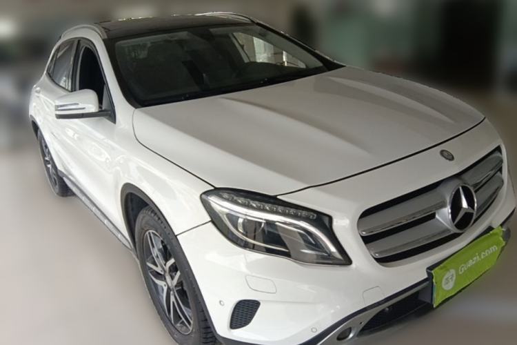 Used Mercedes-Benz GLA 2016 GLA 200 Fashion Model Front Right 45 Deg