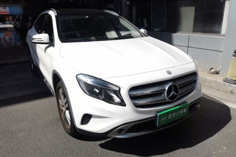 Used Mercedes-Benz GLA 2016 GLA 200 Sport Edition Front Right 45 Deg