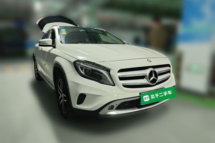 Used Mercedes-Benz GLA 2016 GLA 200 Fashion Model Front Right 45 Deg
