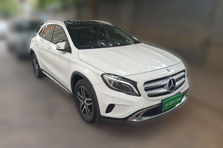 Used Mercedes-Benz GLA 2016 GLA 200 Fashion Model Front Right 45 Deg