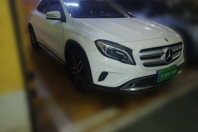 Used Mercedes-Benz GLA 2016 GLA 200 Fashion Model Front Right 45 Deg