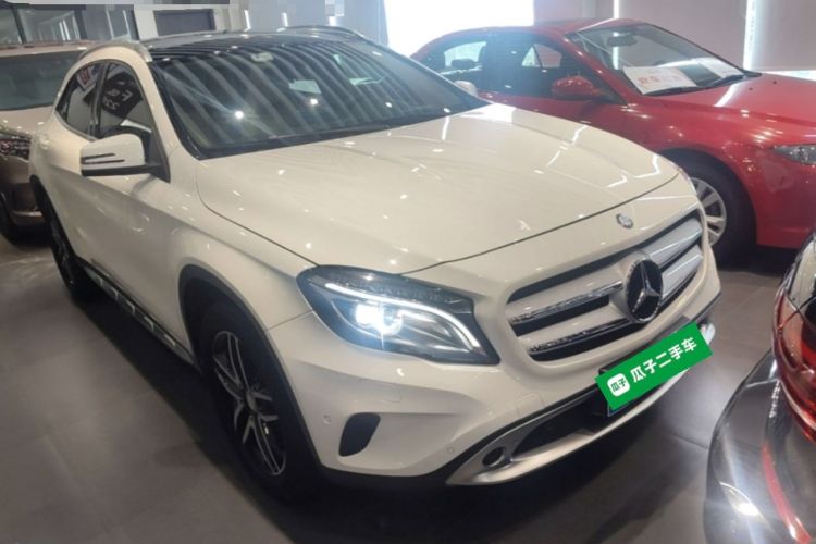 Used Mercedes-Benz GLA 2016 GLA 200 Fashion Model Front Right 45 Deg