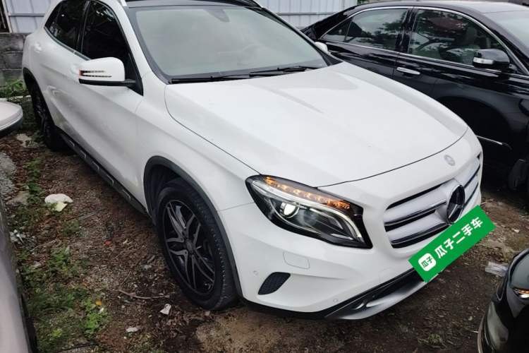 Used Mercedes-Benz GLA 2016 GLA 220 4MATIC Fashion Edition Front Right 45 Deg