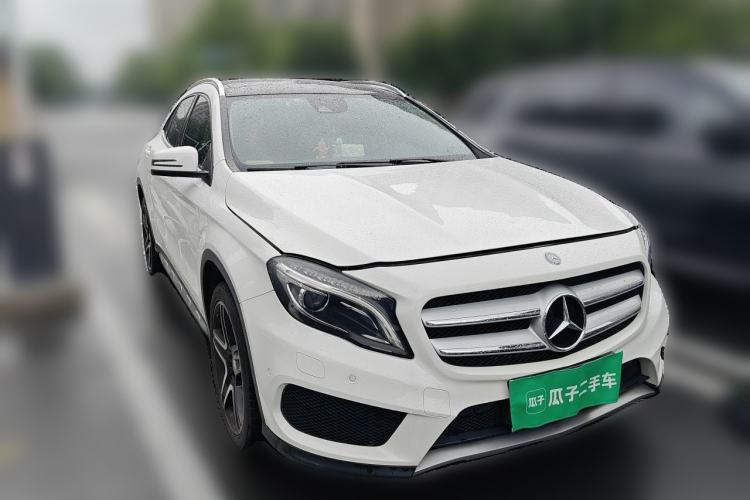 Used Mercedes-Benz GLA 2016 GLA 200 Fashion Model Front Right 45 Deg