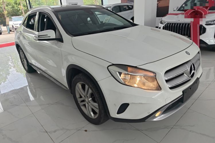 Used Mercedes-Benz GLA 2016 GLA 200 Sport Edition Front Right 45 Deg