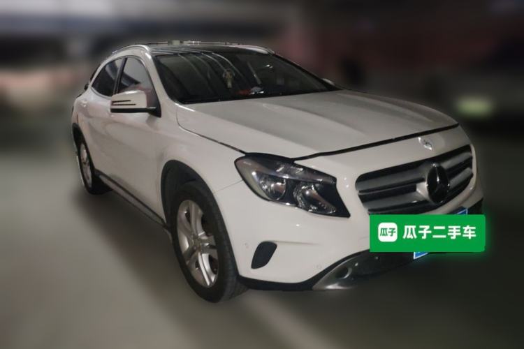 Used Mercedes-Benz GLA 2016 GLA 200 Sport Edition Front Right 45 Deg