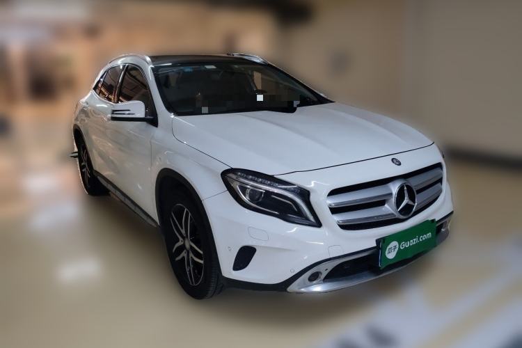 Used Mercedes-Benz GLA 2016 GLA 200 Fashion Model Front Right 45 Deg