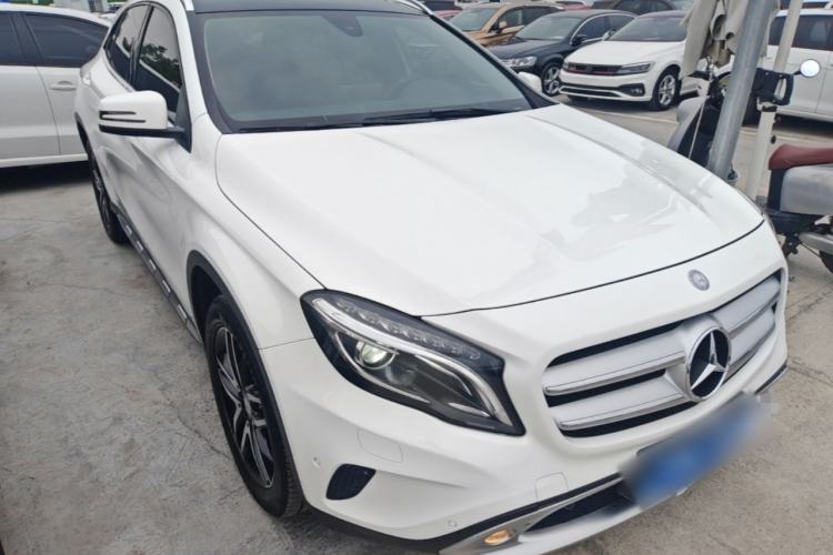 Used Mercedes-Benz GLA 2016 GLA 200 Fashion Model Front Right 45 Deg