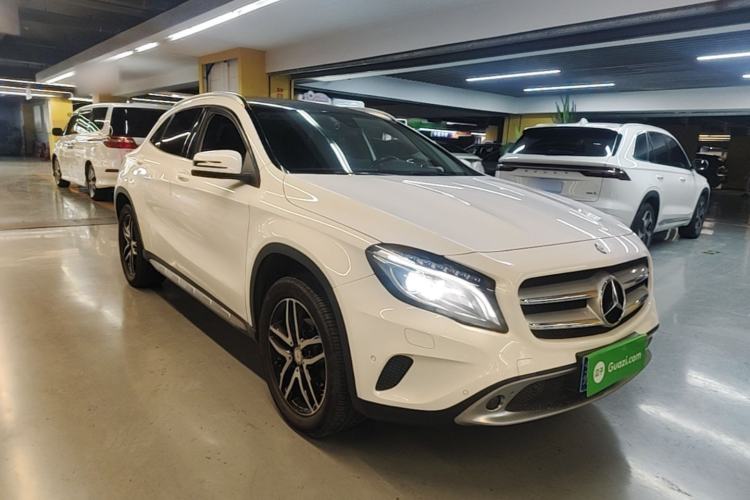 Used Mercedes-Benz GLA 2016 GLA 200 Fashion Model Front Right 45 Deg