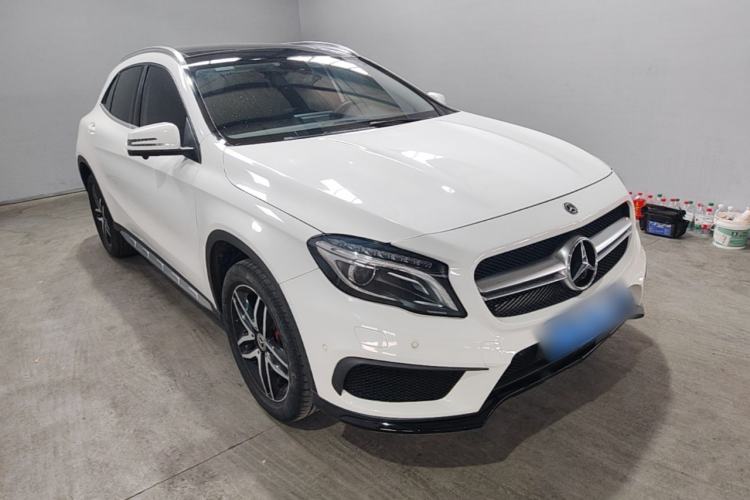 Used Mercedes-Benz GLA 2016 GLA 200 Fashion Model Front Right 45 Deg