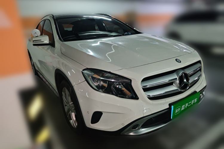 Used Mercedes-Benz GLA 2016 GLA 200 Sport Edition Front Right 45 Deg