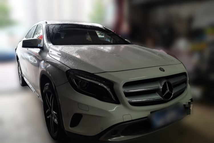 Used Mercedes-Benz GLA 2016 GLA 220 4MATIC Fashion Edition Front Right 45 Deg