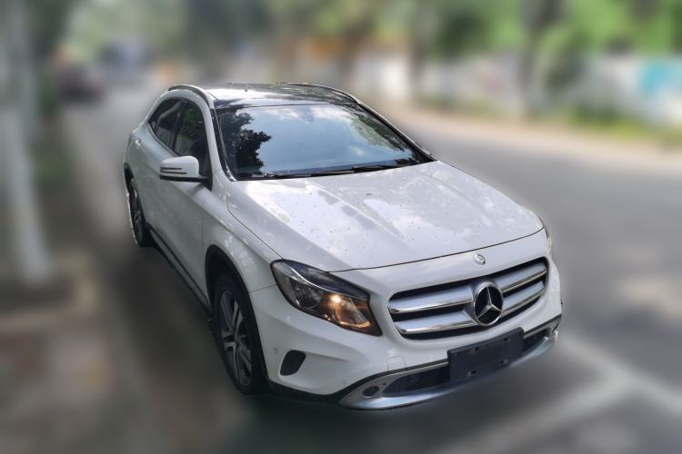 Used Mercedes-Benz GLA 2016 GLA 200 Sport Edition Front Right 45 Deg