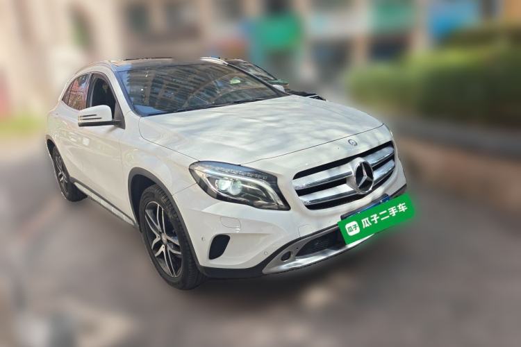 Used Mercedes-Benz GLA 2016 GLA 200 Fashion Model Front Right 45 Deg