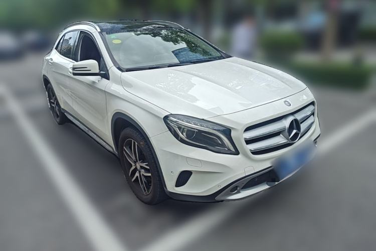 Used Mercedes-Benz GLA 2016 GLA 200 Fashion Model Front Right 45 Deg