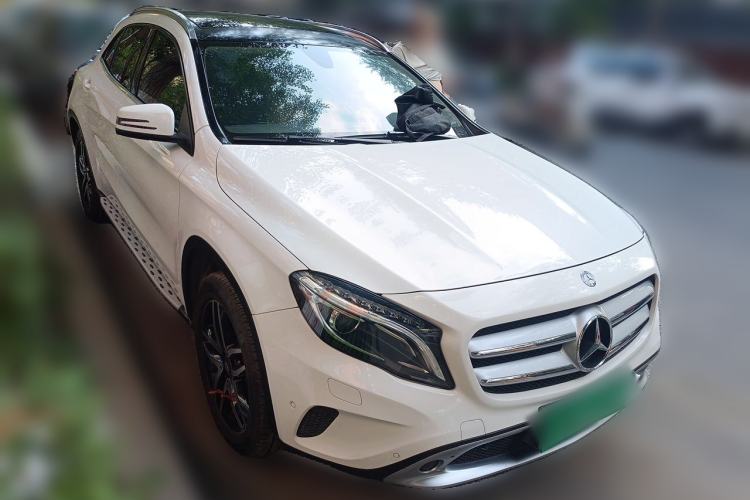 Used Mercedes-Benz GLA 2016 GLA 220 4MATIC Fashion Edition Front Right 45 Deg