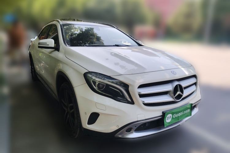 Used Mercedes-Benz GLA 2016 GLA 200 Fashion Model Front Right 45 Deg