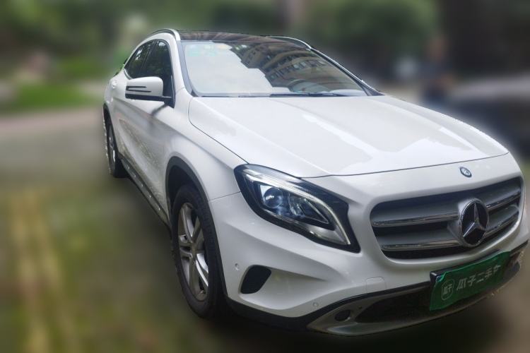 Used Mercedes-Benz GLA 2016 GLA 200 Fashion Model Front Right 45 Deg