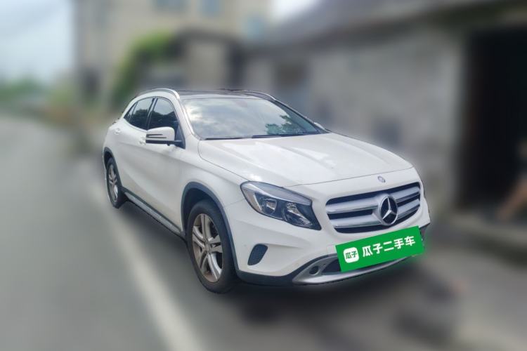 Used Mercedes-Benz GLA 2016 GLA 200 Sport Edition Front Right 45 Deg