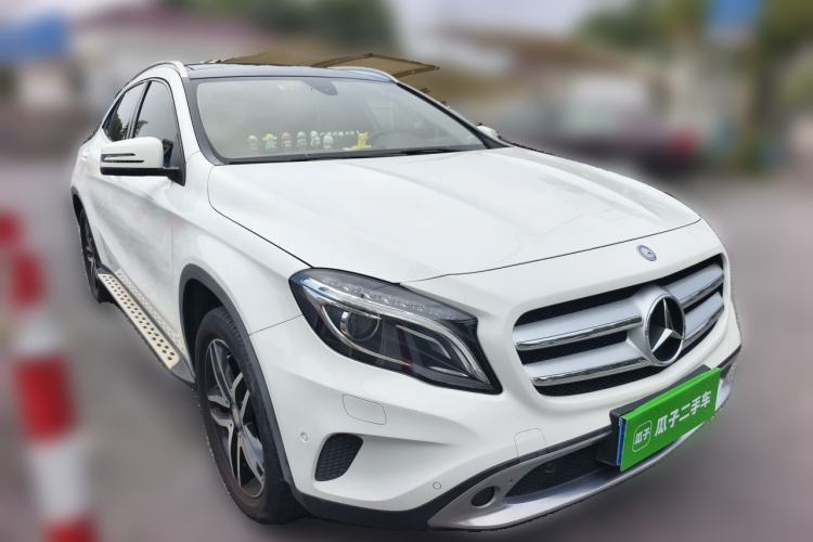 Used Mercedes-Benz GLA 2016 GLA 200 Fashion Model Front Right 45 Deg