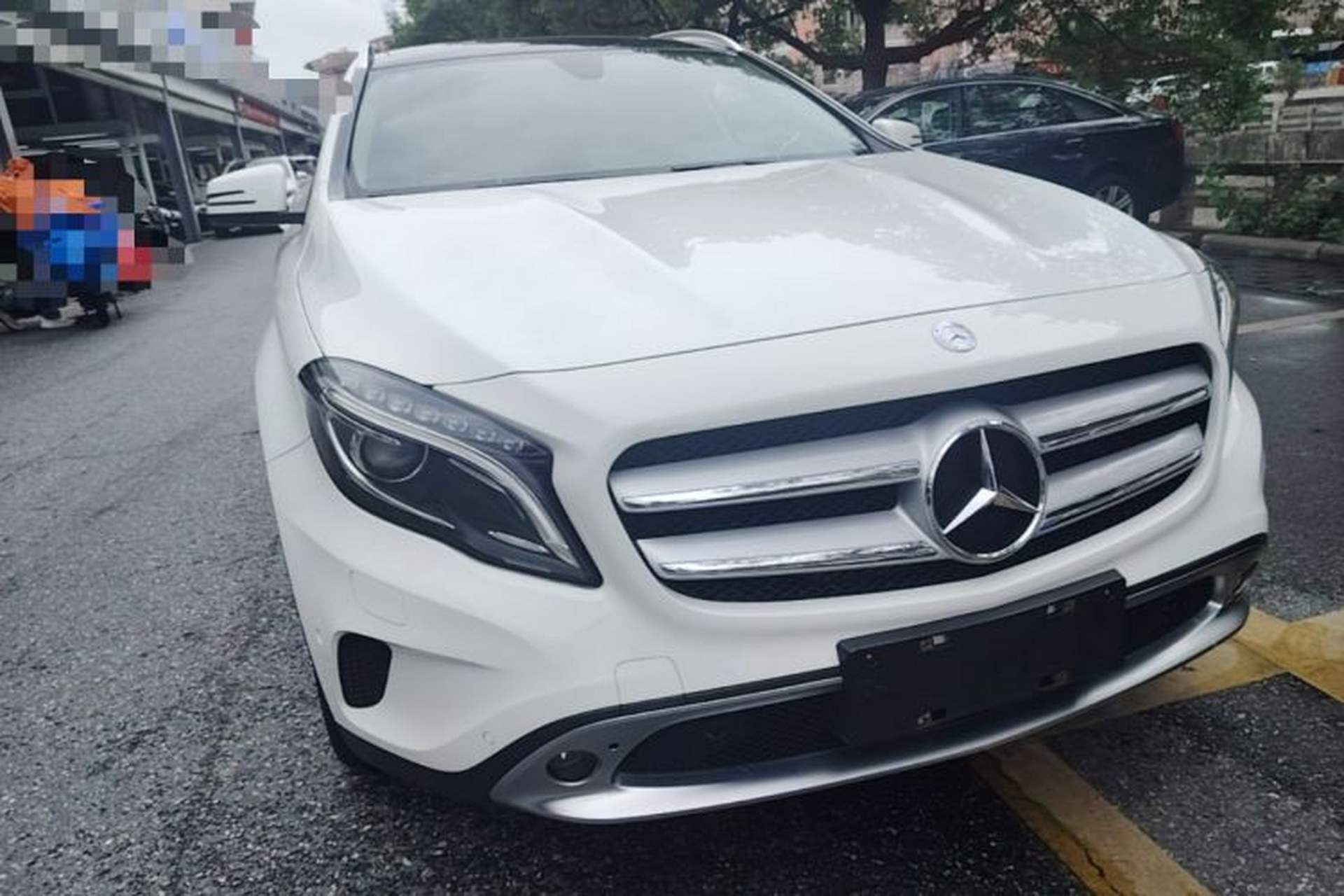 Used Mercedes-Benz GLA 2016 GLA 220 4MATIC Luxury Model Front Right 45 Deg