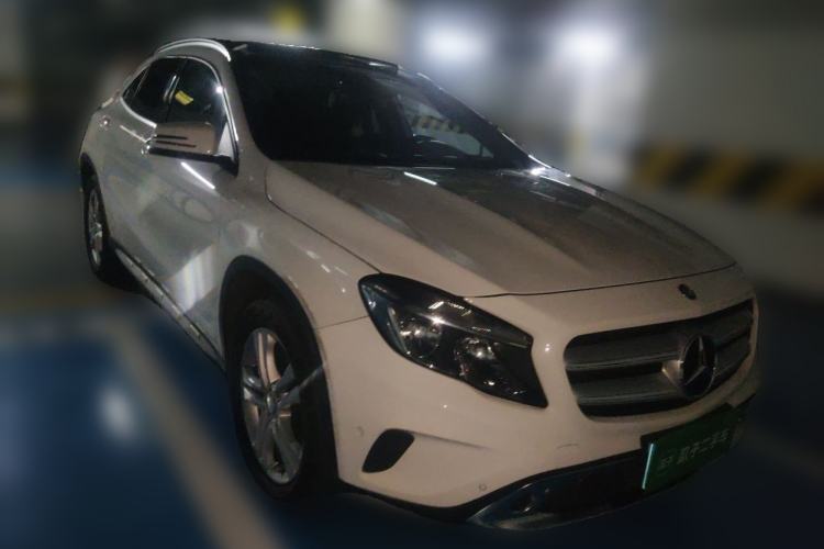 Used Mercedes-Benz GLA 2016 GLA 200 Sport Edition Front Right 45 Deg
