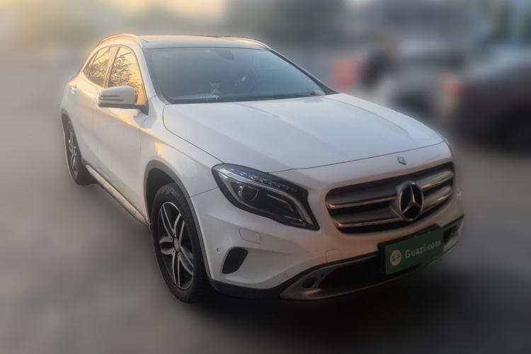 Used Mercedes-Benz GLA 2016 GLA 200 Fashion Model Front Right 45 Deg