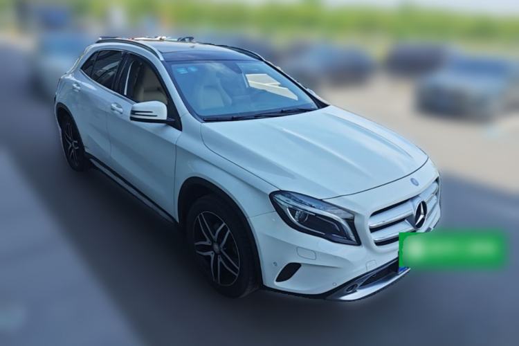 Used Mercedes-Benz GLA 2016 GLA 200 Fashion Model Front Right 45 Deg