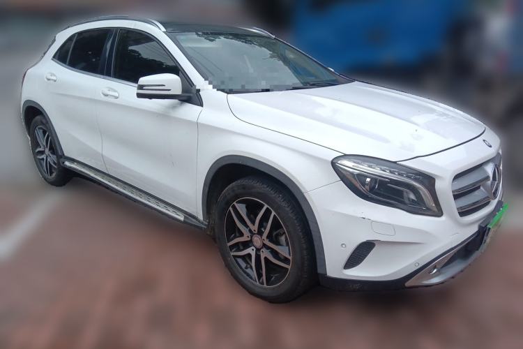 Used Mercedes-Benz GLA 2016 GLA 200 Fashion Model Front Right 45 Deg