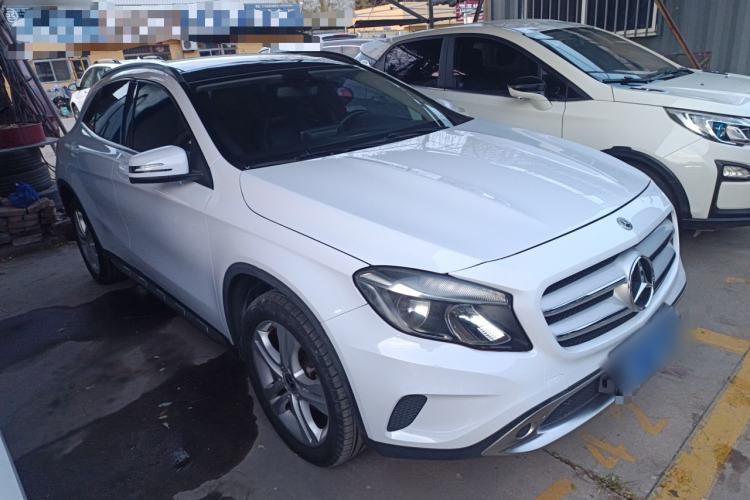 Used Mercedes-Benz GLA 2016 GLA 200 Sport Edition Front Right 45 Deg
