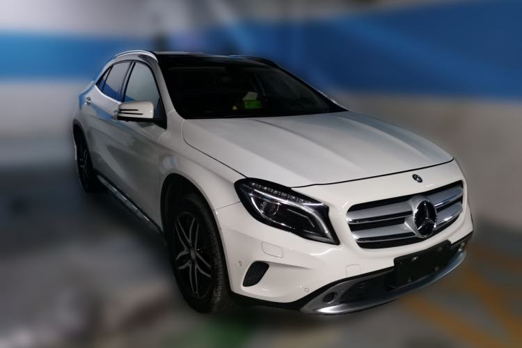 Used Mercedes-Benz GLA 2016 GLA 220 4MATIC Fashion Edition Front Right 45 Deg